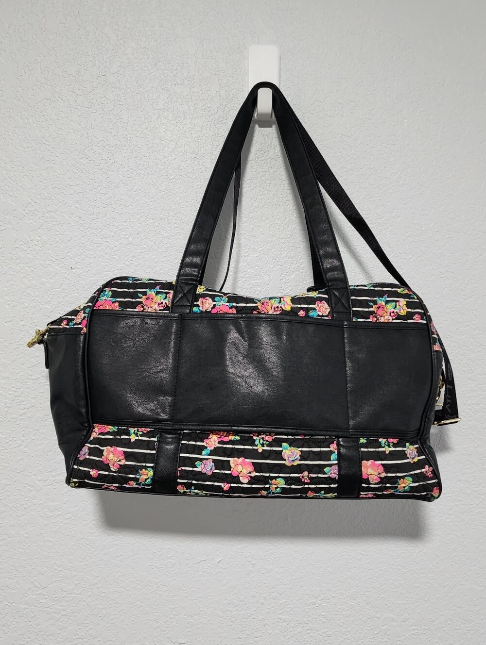 Betsey Johnson Floral Quilted Weekender Travel Duffle Bag - Picture 2 of 11